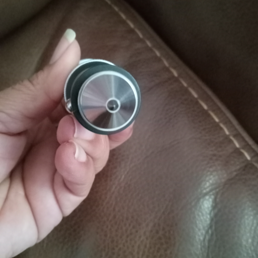 Emergency light, USB, and more in this device - Picture 3 of 3